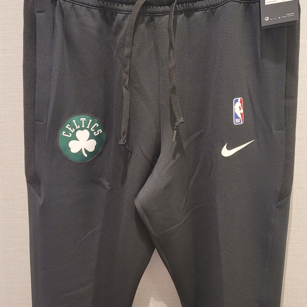 NWT AUTHENTIC  NIKE MENS NBA Celtics Spotlight